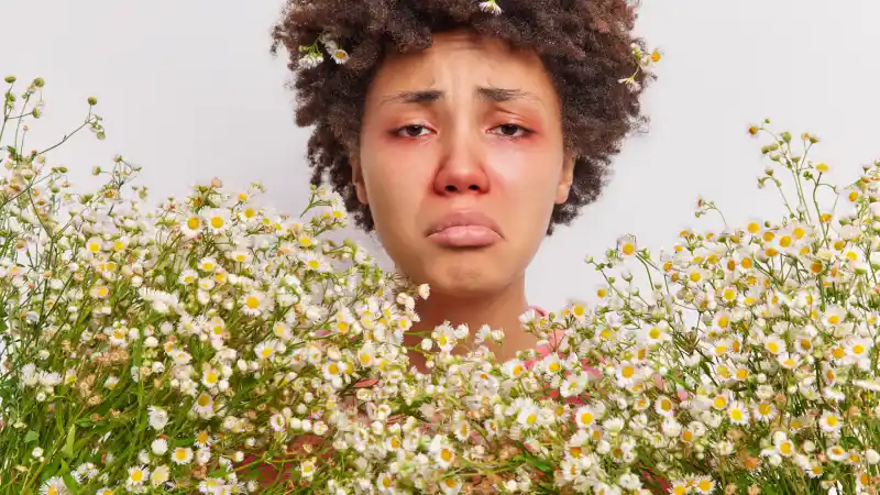 Polen alerjisi olan kadın