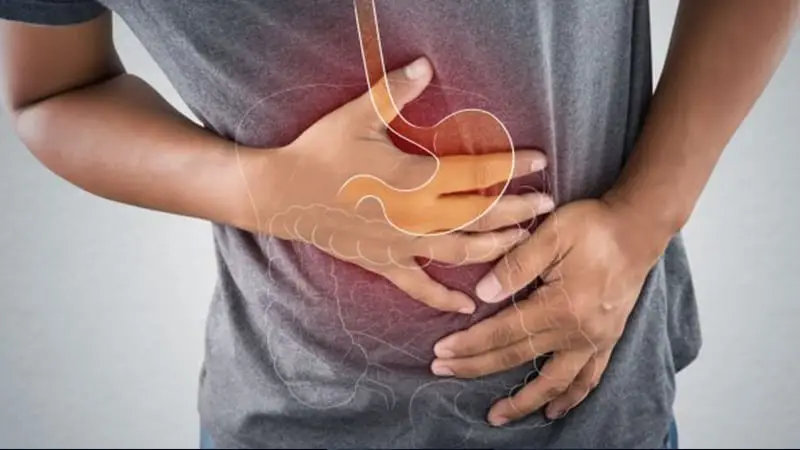 gastrit yaşayan adam