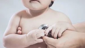 Doğuştan kalp hastalığı olan bebek