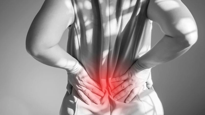 Bel kayması problemi yaşayan kişi