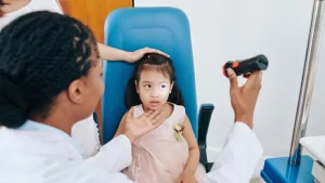 Çocuklarda Katarakt Muayenesi