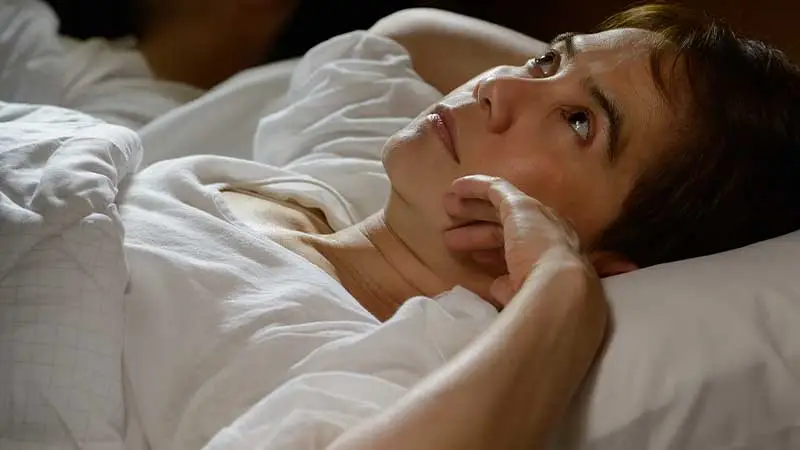 Hipnik Pislik (Uykuda Sıçrama) yaşayan kadın