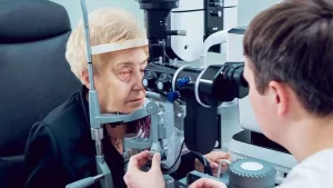 Katarakt muayenesi