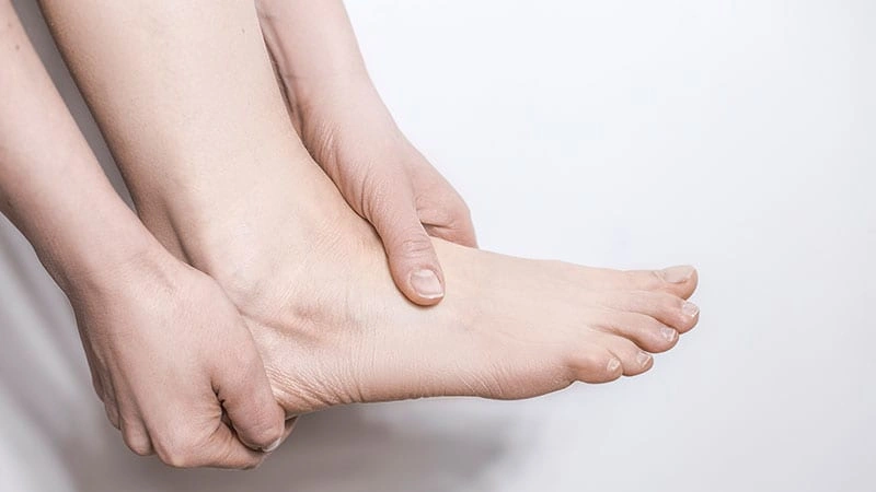 Topuk dikeni problemi olan kişi