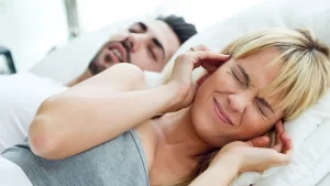 Horlama problemi yaşayan çift