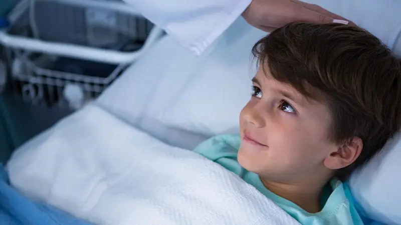 sünnet öncesi erkek çocuğu