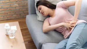 Karaciğer yağlanması olan kadın