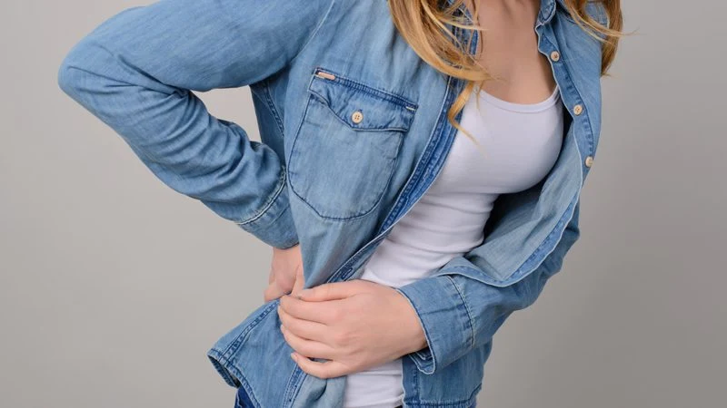 Böbrek Taşı Ağrısı Olan Kadın