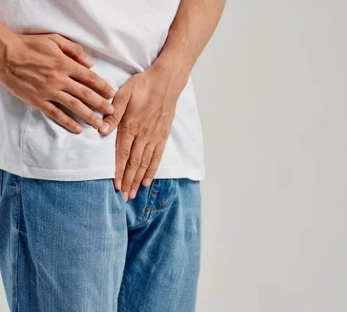 Kronik prostatit hastalığı yaşayan adam