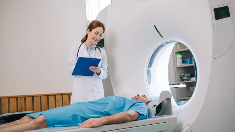 İlaçlı tomografi işlemi