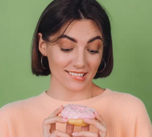 İştah azaltma kontrolünde zorlanan kadın