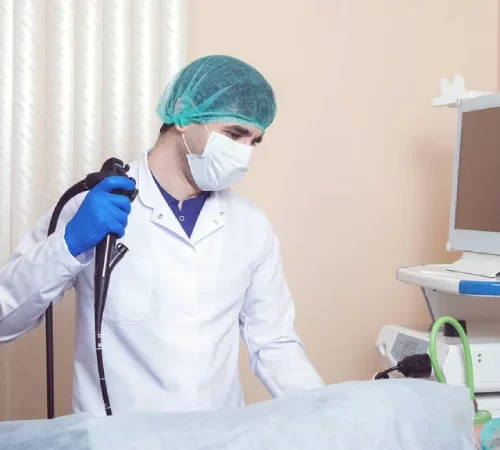 ağrısız kolonoskopi yapılan hasta ve doktor