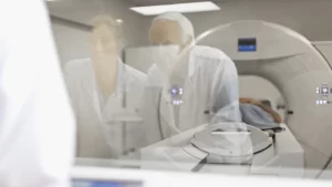 BT anjiyografi avantajları hakkında konuşan doktorlar