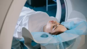 sanal anjiyo uygulanan kadın hasta