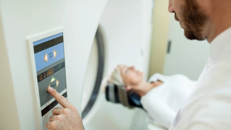 bt anjiyo sonrası radyasyon alımı doktor ve anjiyo olan hasta