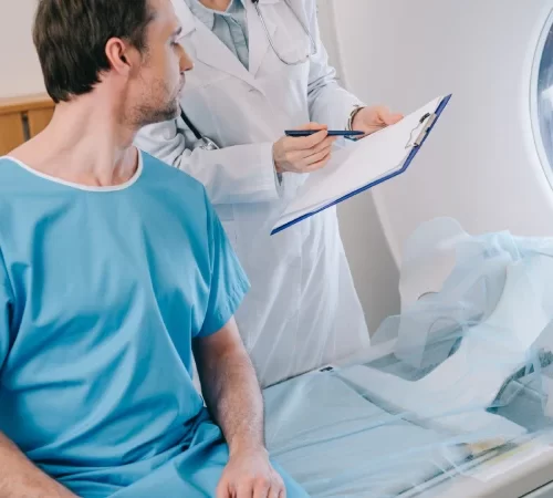 Emar süreçleri hakkında bilgi veren doktor
