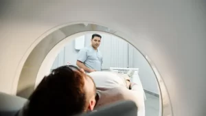 Kardiyak MR Sonuçları Ne Zaman Çıkar emar çekilen hasta ve radyoloji teknisyeni