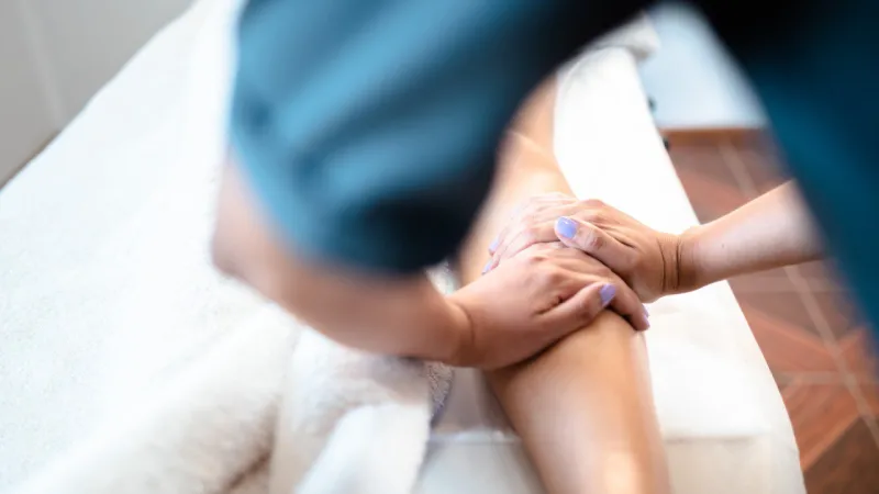 menisküs fizik tedavi uygulaması yapan fizyoterapist