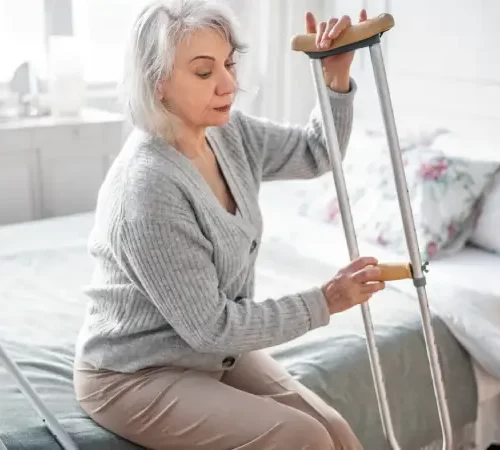 parkinson fizik tedavi gören kadın