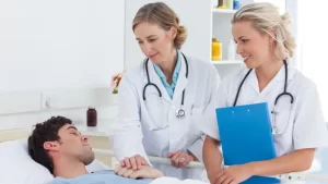 polisomnografi uygulanan hasta ve uyku laboratuvarı doktorları