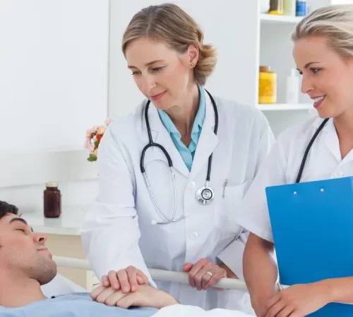 polisomnografi uygulanan hasta ve uyku laboratuvarı doktorları