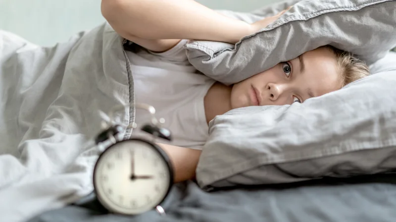 Uyku Laboratuvarı Hangi Hastalıklara Bakar? uykusuz kalan kadın