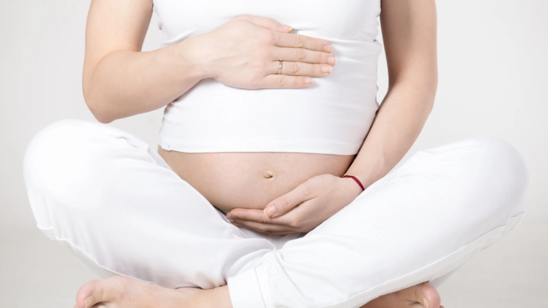 Doğum Öncesi Yapılması Gerekenler- hamile kadının karnı