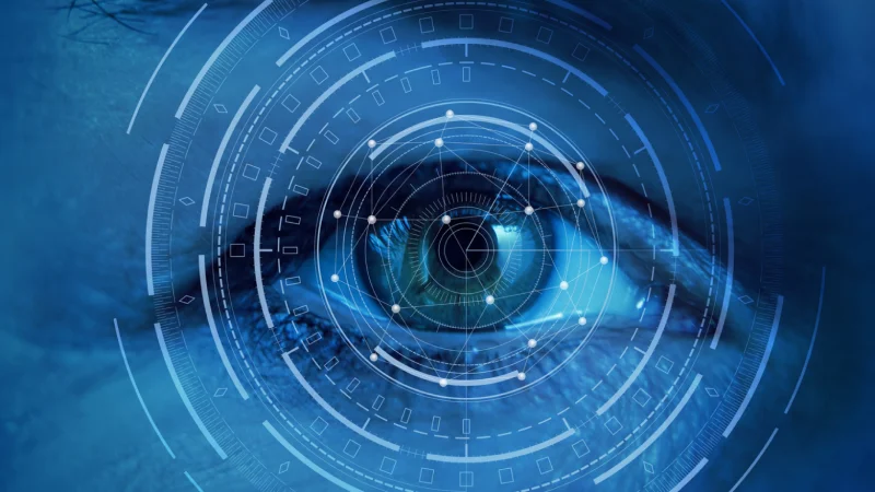 Miyop İlerlemesi- yakın plan göz