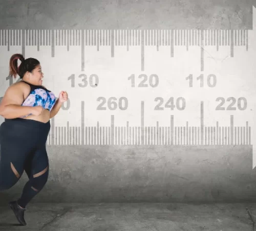 Obezite Ameliyatları Sonrası Kilo Verme Süreci- koşu yapan obez hasta