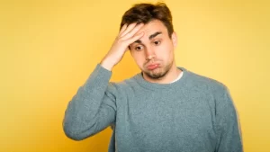 Göz Kararması Nedenleri - göz kararması yaşayan genç