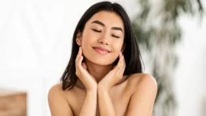 Hydrafacial Uygulaması Avantajları- cildi pürüzsüz kadın