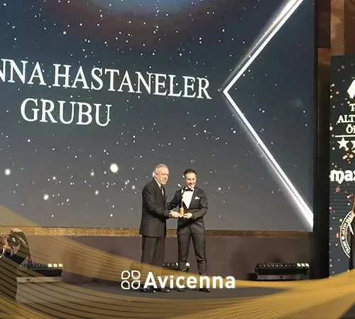 The 7th Turkey Golden Brand Awards once again selected Avicenna Hospitals Group - the moment of receiving the award.