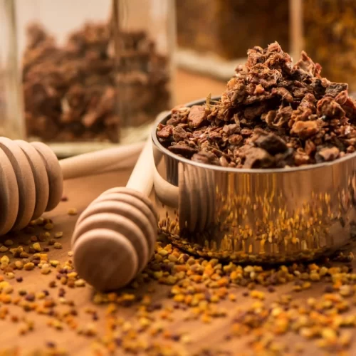 Propolis Nedir? Propolis Faydaları nelerdir?