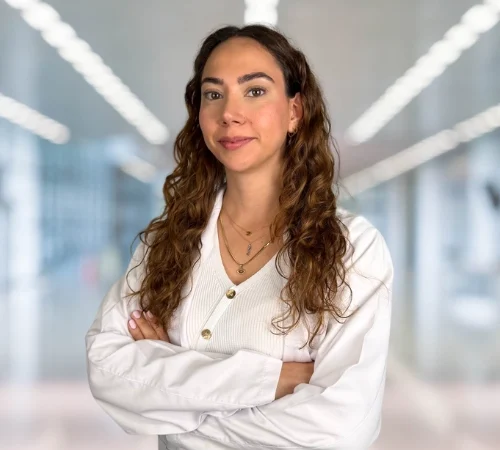 Diş Doktoru Cansu Aksoy